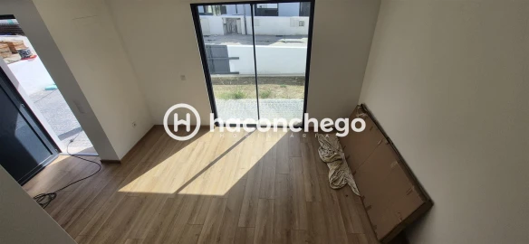 Moradia T2 para Venda em Lijo