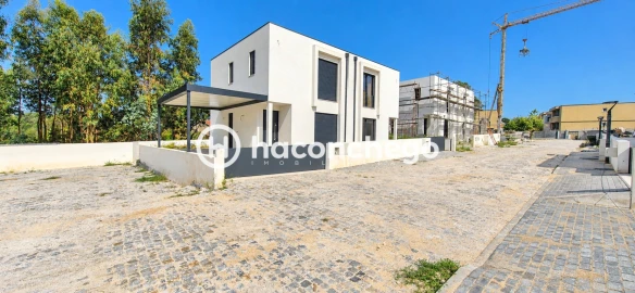 Moradia T2 para Venda em Lijo