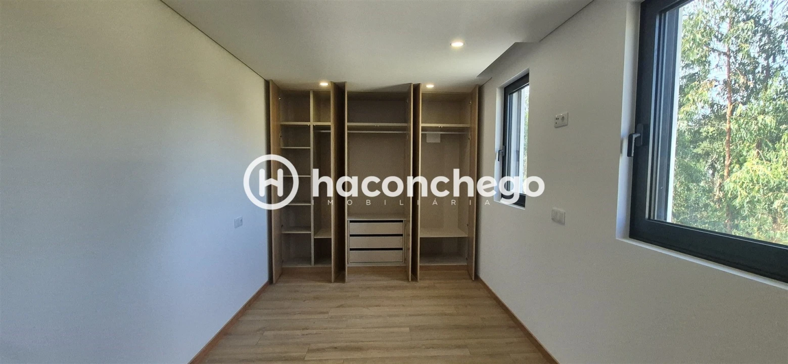 Moradia T2 para Venda em Lijo Foto 33