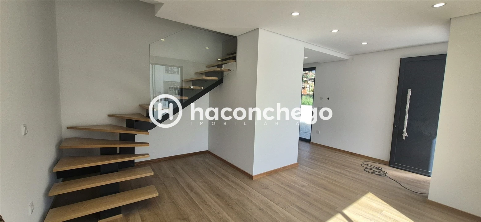 Moradia T2 para Venda em Lijo Foto 21