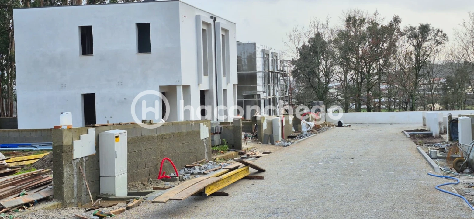 Moradia T2 para Venda em Lijo Foto 29