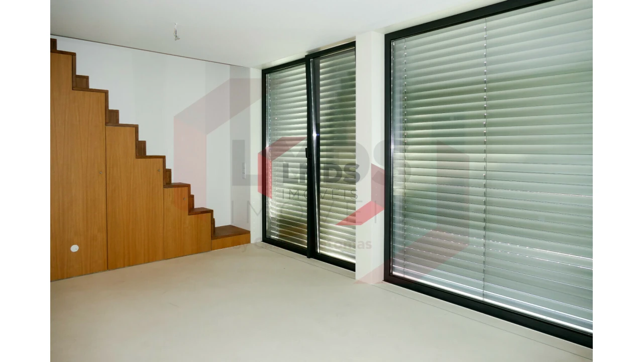 Apartamento T0 para Venda em Cedofeita, Santo Ildefonso, Sé, Miragaia, São Nicolau e Vitória Foto 2