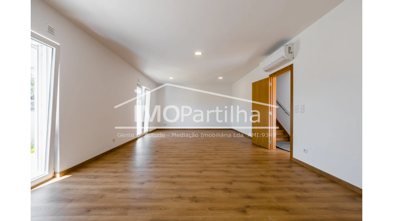 Moradia T3 para Venda em Algueirão-Mem Martins Foto 3