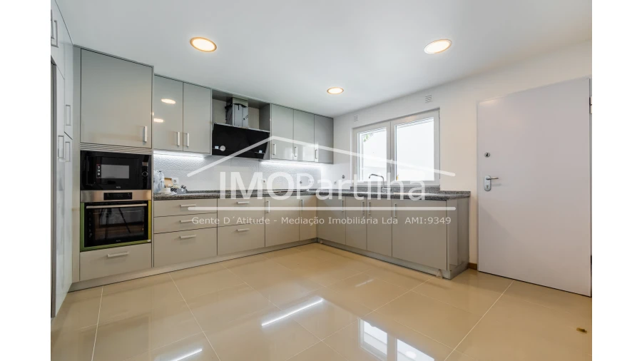 Moradia T3 para Venda em Algueirão-Mem Martins