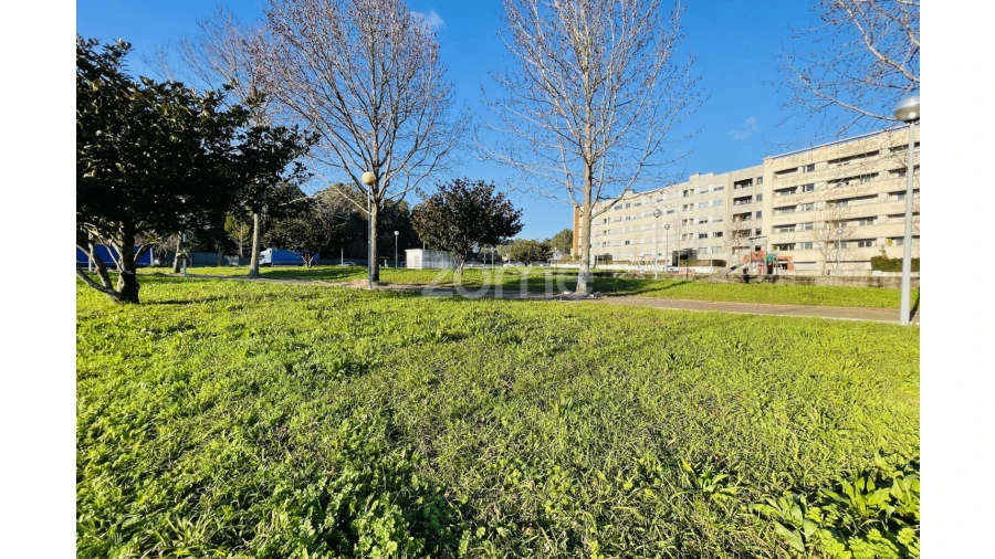 Terreno para Venda em Castêlo da Maia Foto 14