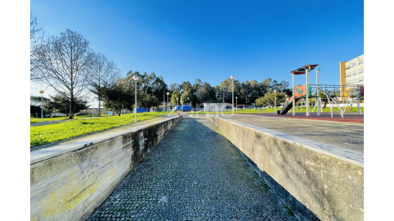Terreno para Venda em Castêlo da Maia Foto 21