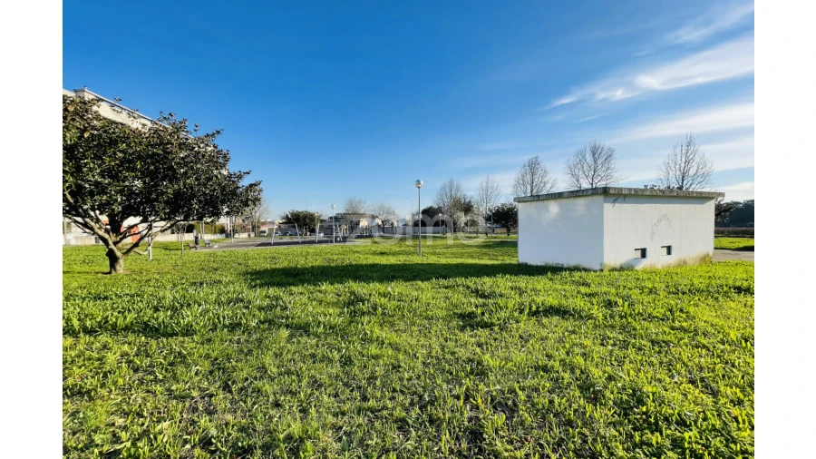 Terreno para Venda em Castêlo da Maia Foto 17