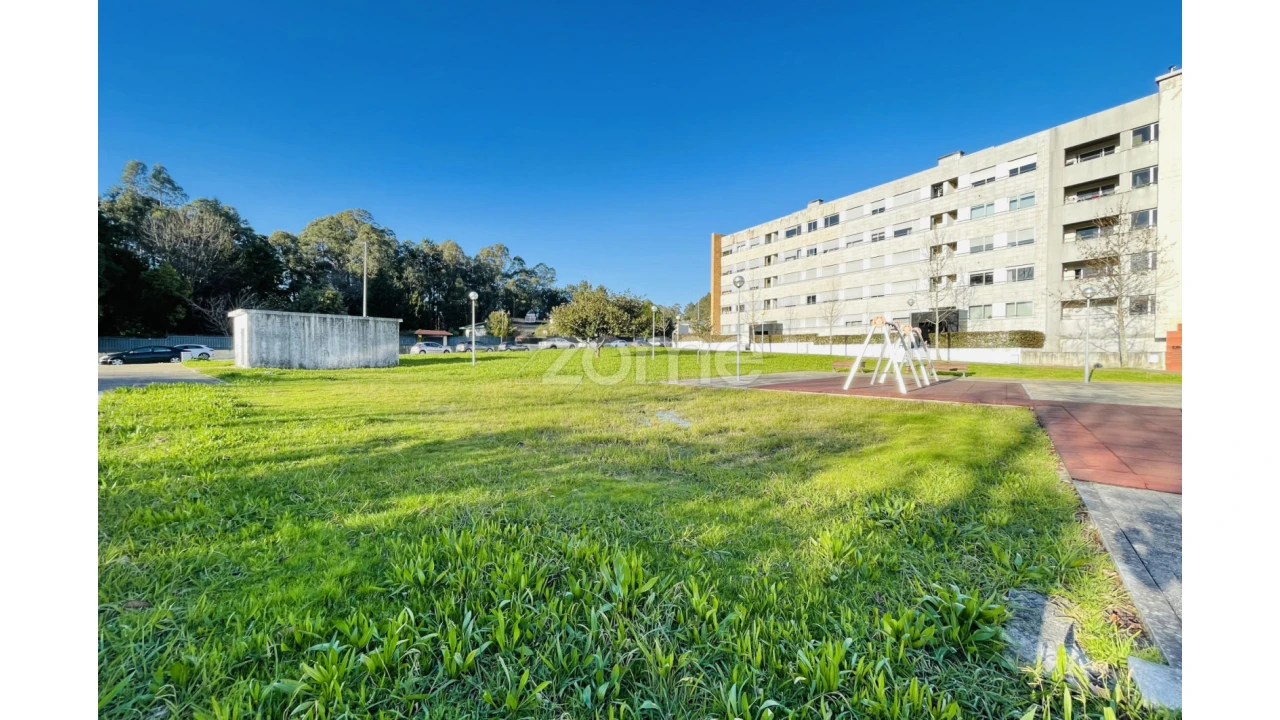 Terreno para Venda em Castêlo da Maia Foto 3