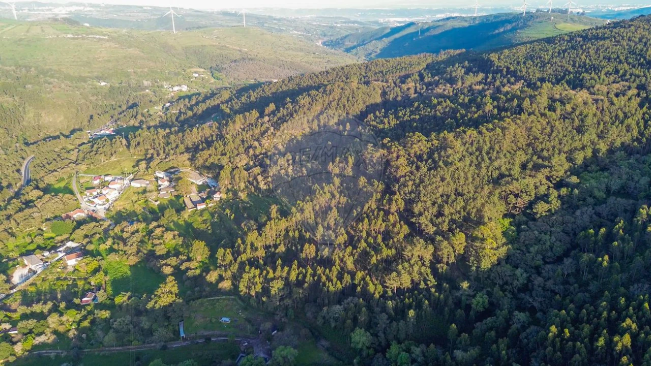 Terreno para Venda em Venda do Pinheiro e Santo Estêvão das Galés Foto 4