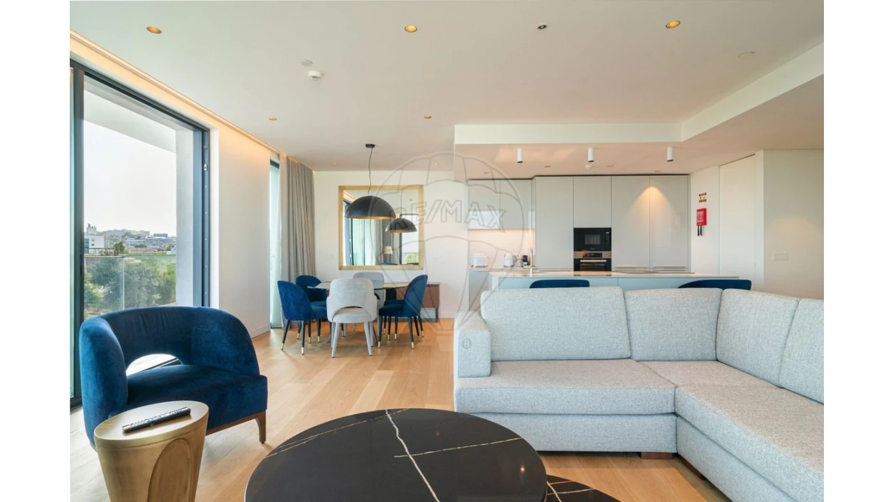 Apartamento T3 para Venda em Parque das Nações Foto 3