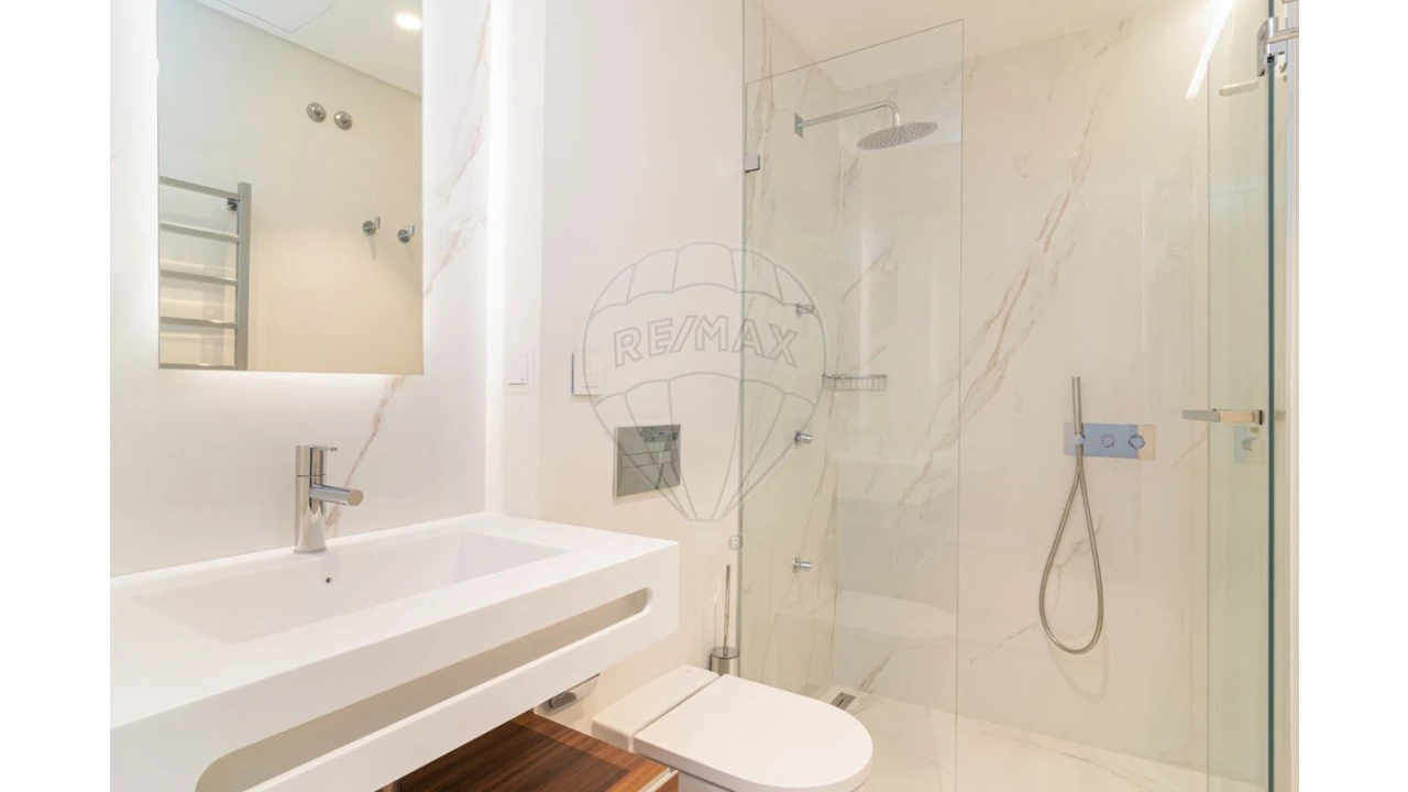 Apartamento T3 para Venda em Parque das Nações Foto 16