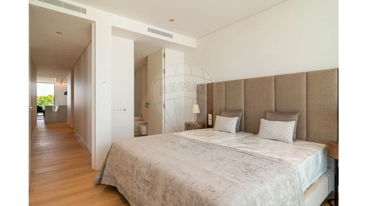 Apartamento T3 para Venda em Parque das Nações Foto 9