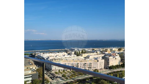 Apartamento T3 para Venda em Parque das Nações