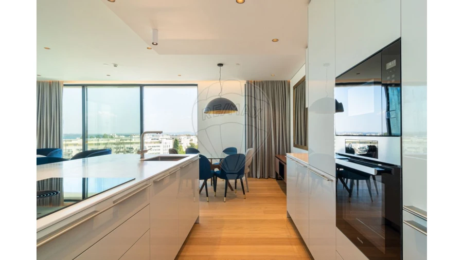 Apartamento T3 para Venda em Parque das Nações Foto 4