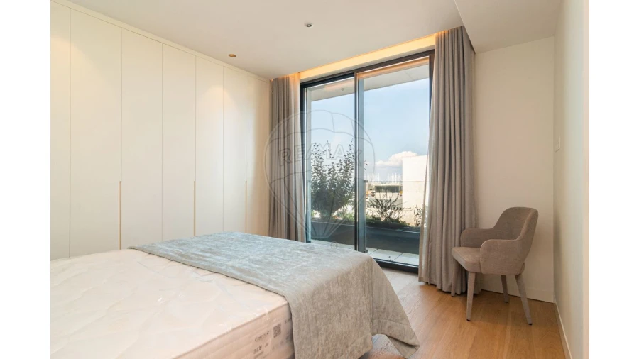 Apartamento T3 para Venda em Parque das Nações Foto 11
