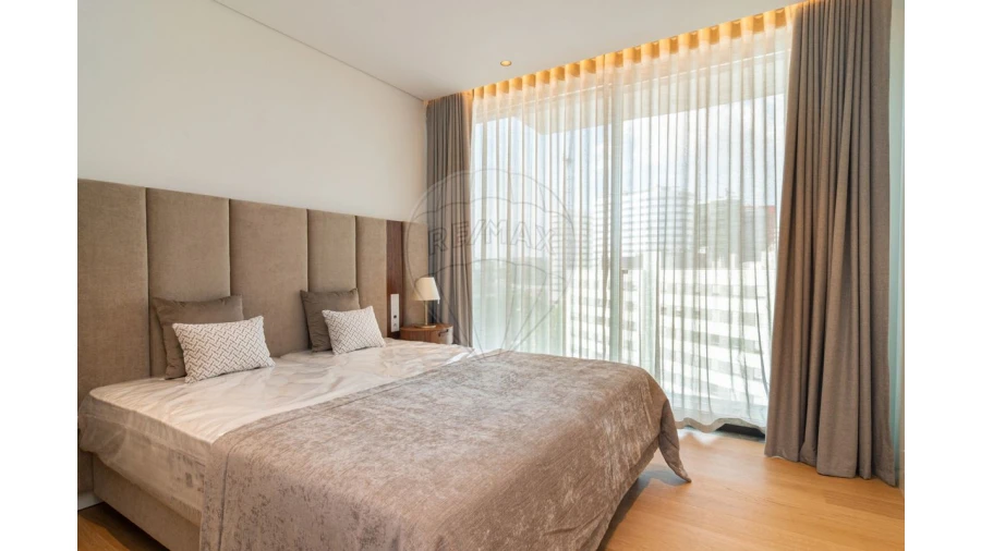 Apartamento T3 para Venda em Parque das Nações Foto 8
