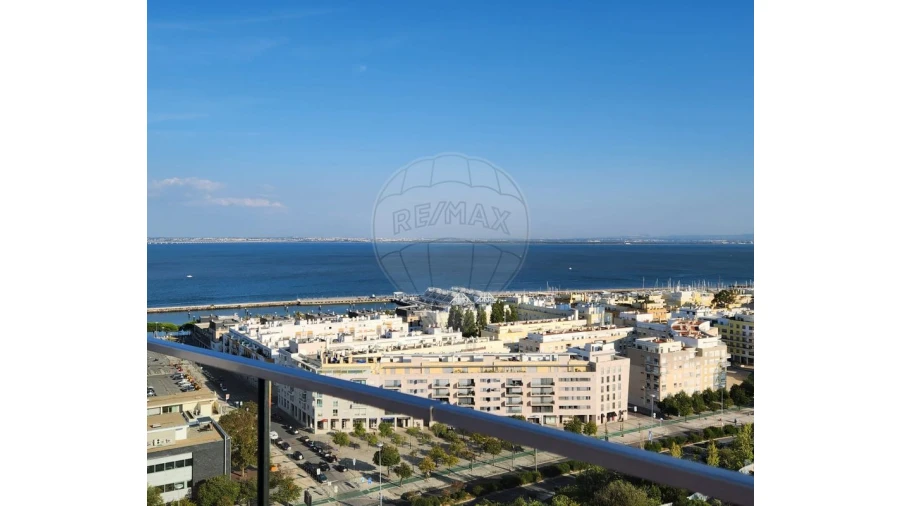 Apartamento T3 para Venda em Parque das Nações Foto 35