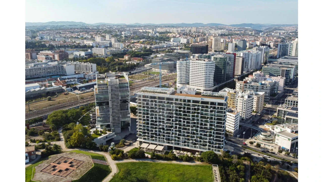 Apartamento T3 para Venda em Parque das Nações Foto 38