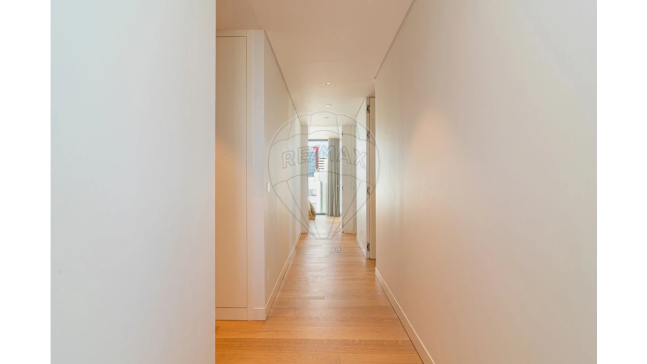 Apartamento T3 para Venda em Parque das Nações Foto 7