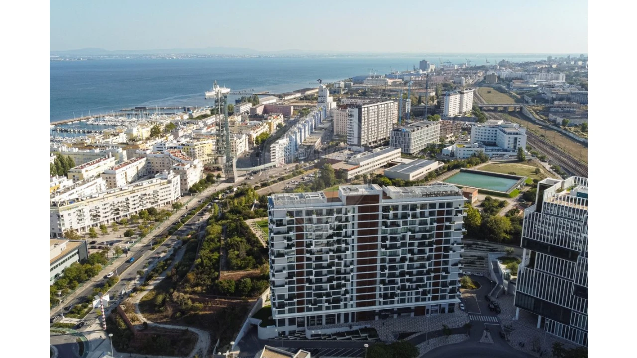 Apartamento T3 para Venda em Parque das Nações Foto 39