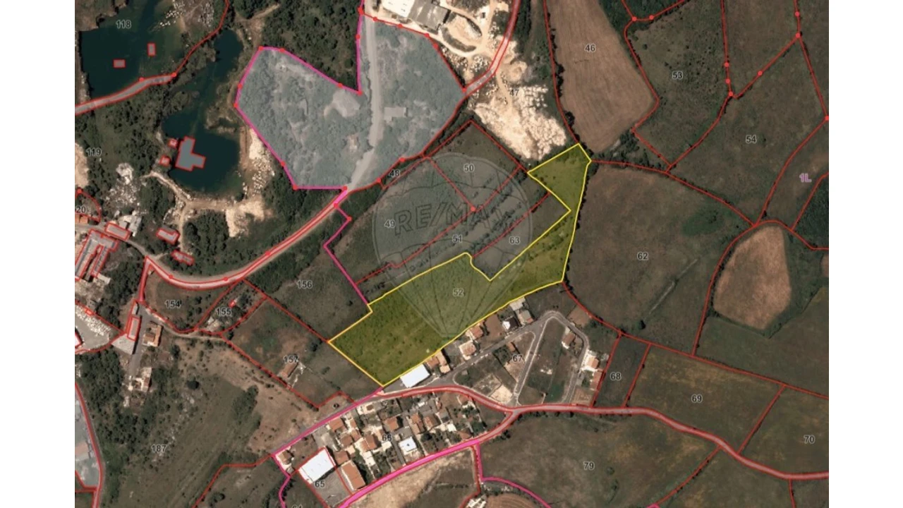 Terreno para Venda em Almargem do Bispo, Pêro Pinheiro e Montelavar Foto 1