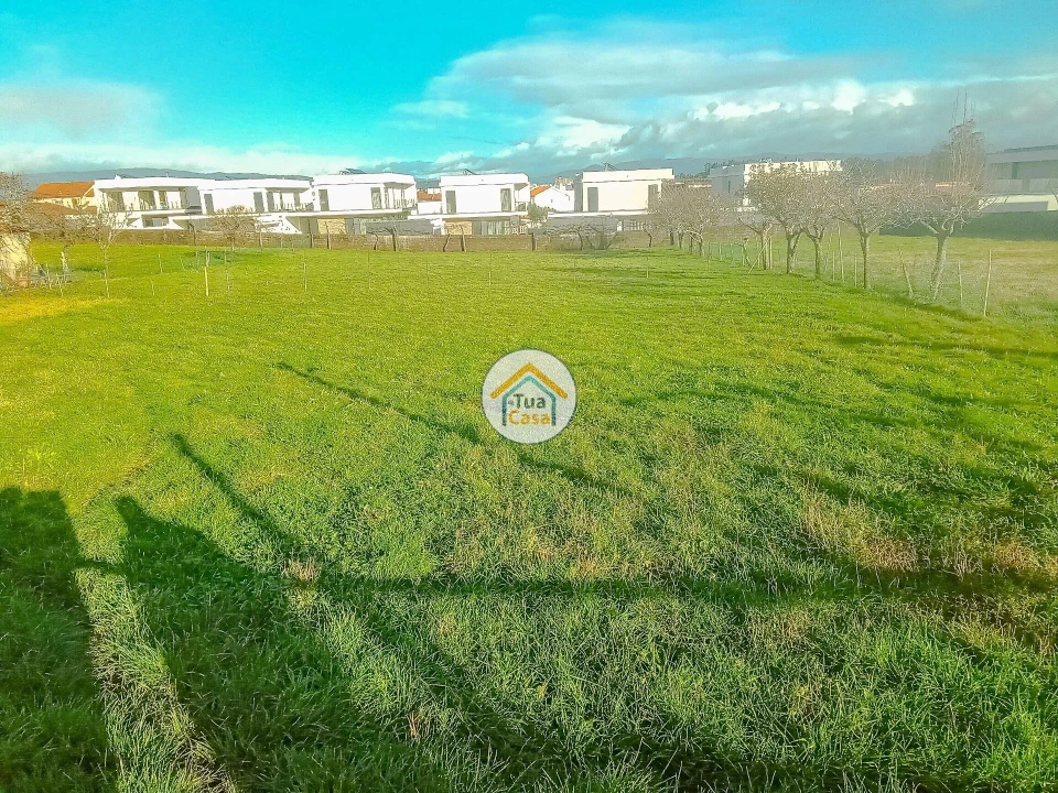 Terreno para Venda em Albergaria-A-Velha e Valmaior Foto 1