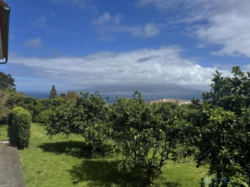 Moradia T3 para Venda em Pedro Miguel