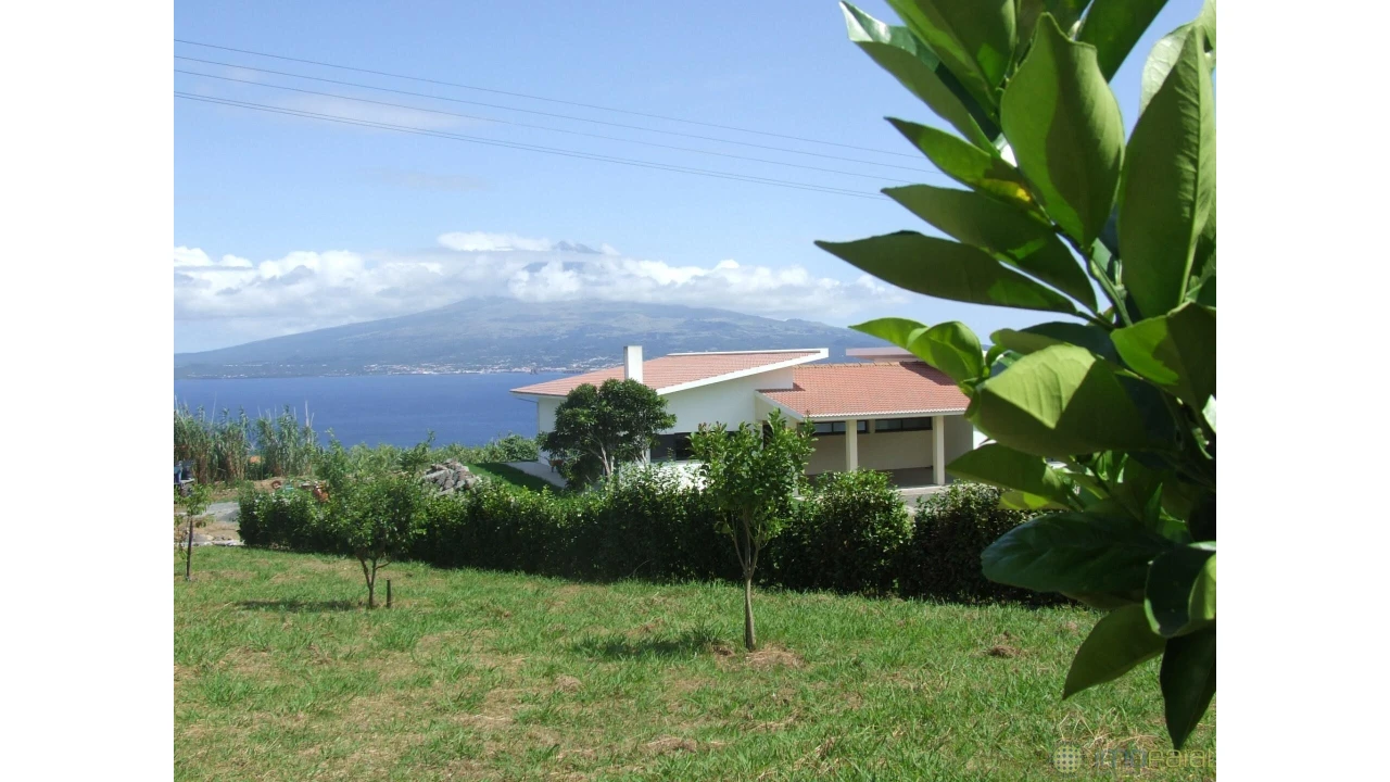 Moradia T3 para Venda em Pedro Miguel Foto 2