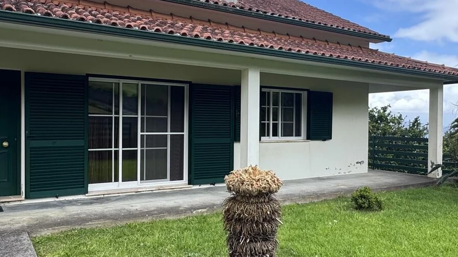 Moradia T3 para Venda em Pedro Miguel