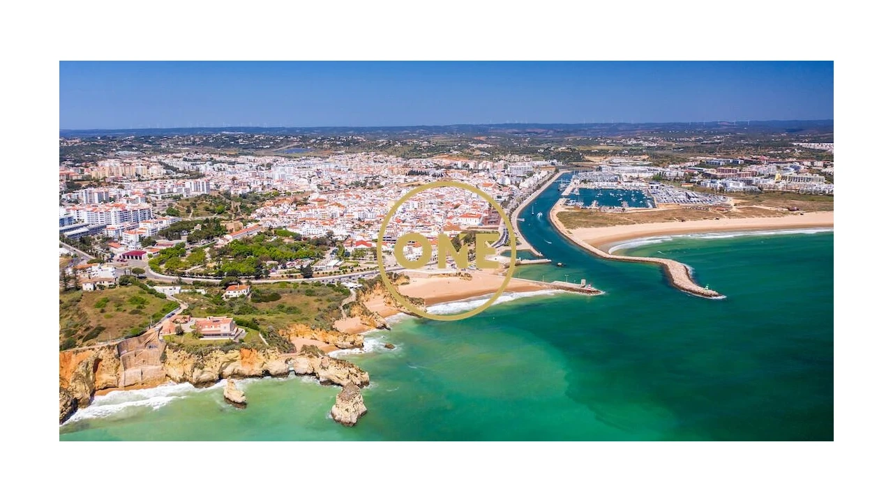 Moradia T4 para Venda em Lagos (São Sebastião e Santa Maria) Foto 11