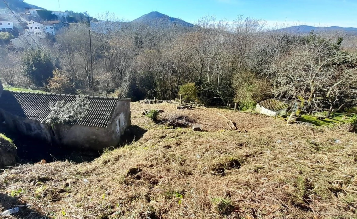 Moradia T1 para Venda em Gondarem Foto 5