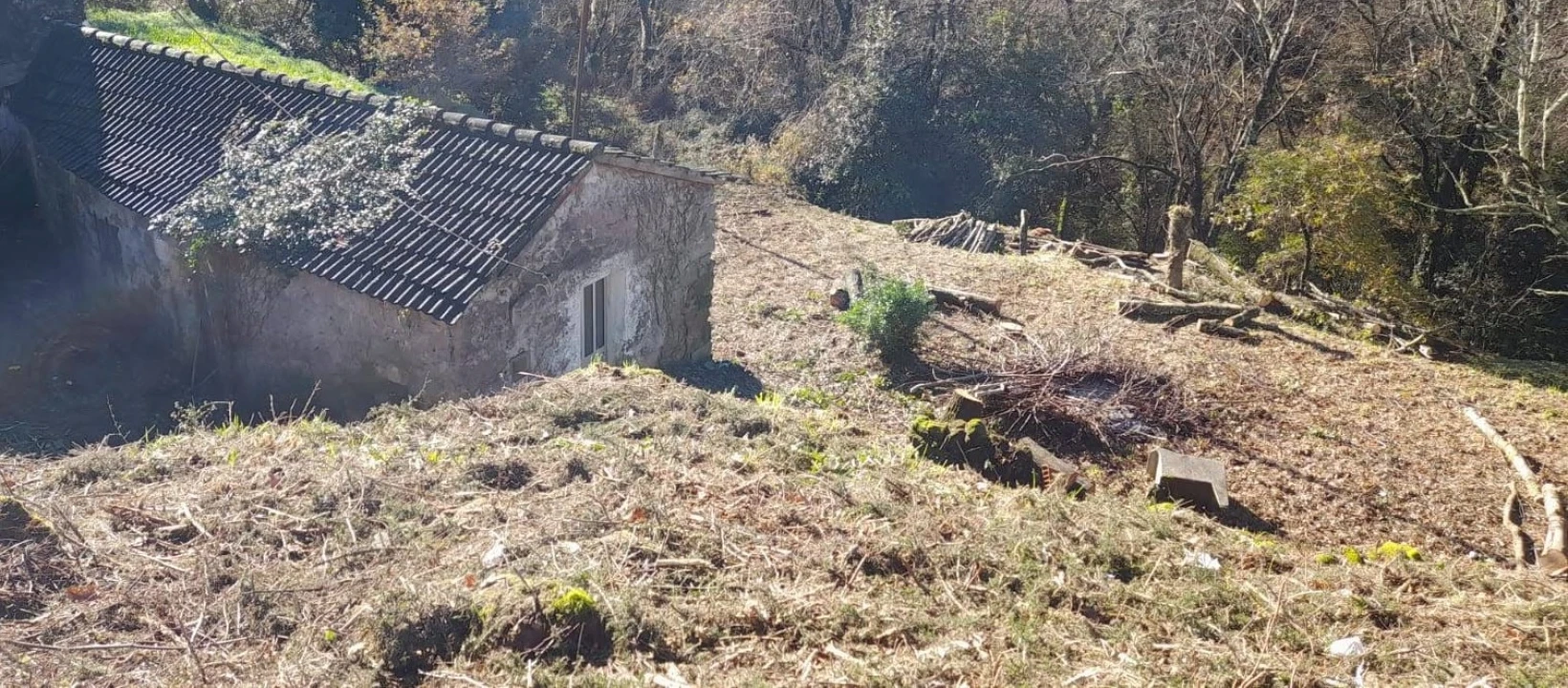 Moradia T1 para Venda em Gondarem Foto 2