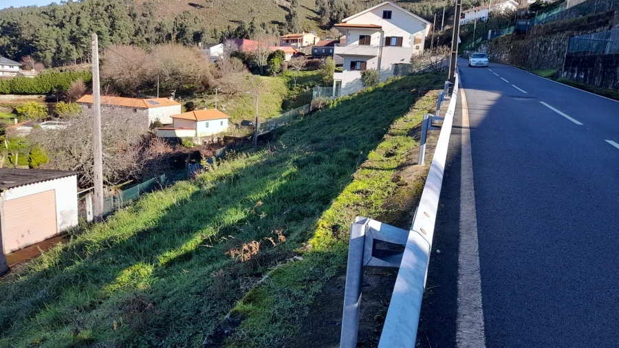 Terreno para Venda em Gondarem Foto 8