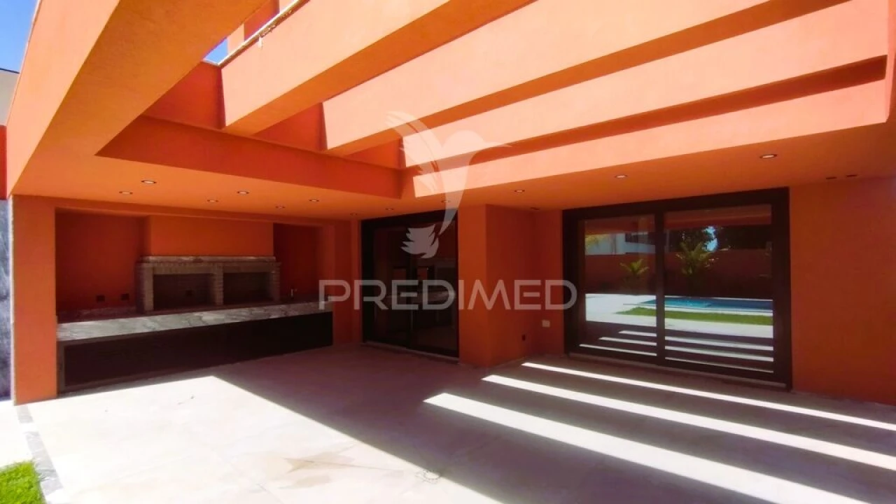 Moradia T5 para Venda em Azeitão (São Lourenço e São Simão) Foto 2
