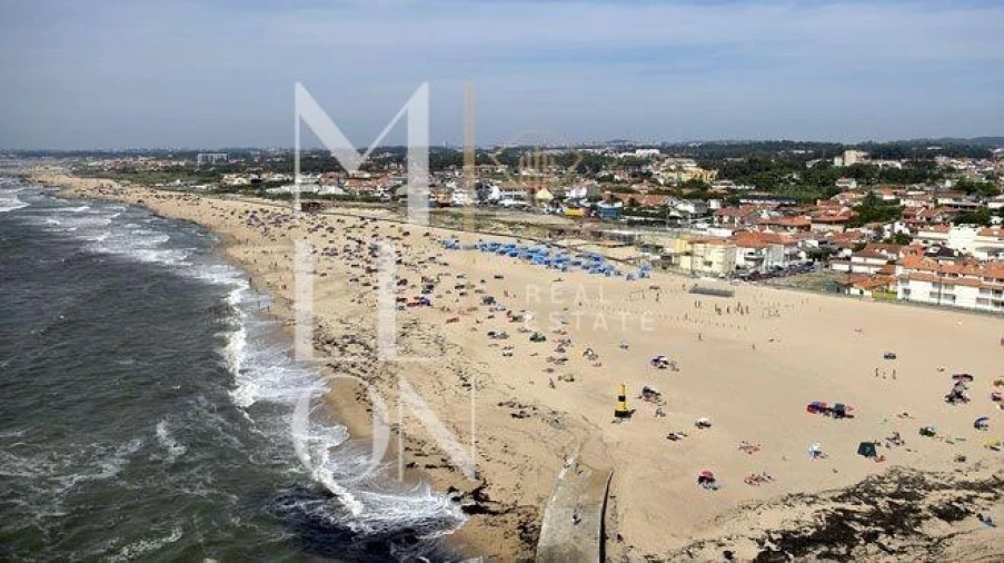 Terreno para Venda em Arcozelo Foto 3