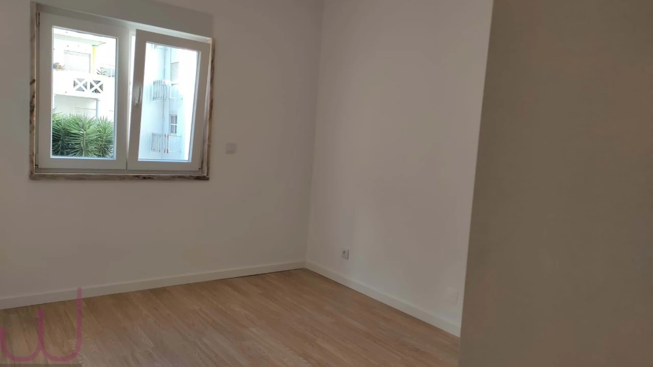 Apartamento T2 para Venda em Algueirão-Mem Martins Foto 7