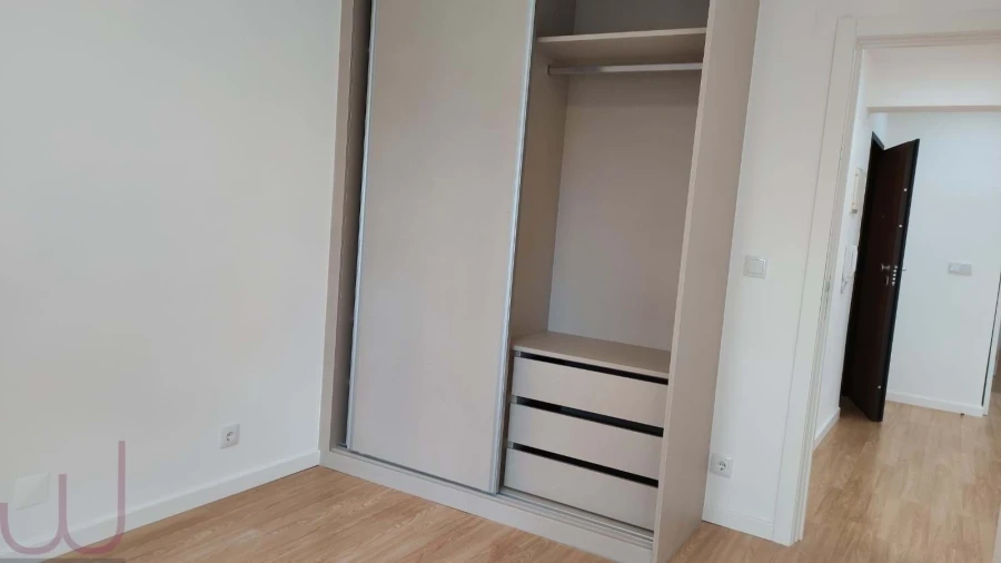 Apartamento T2 para Venda em Algueirão-Mem Martins Foto 4