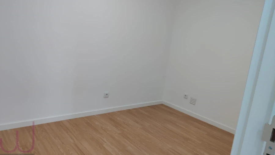 Apartamento T2 para Venda em Algueirão-Mem Martins Foto 8