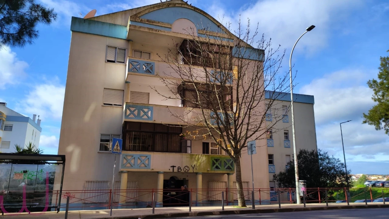 Apartamento T2 para Venda em Algueirão-Mem Martins Foto 12