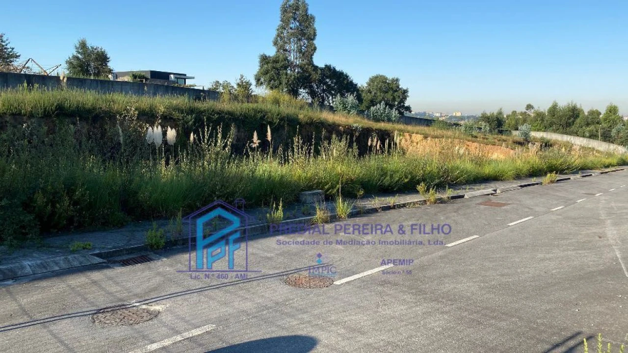 Terreno para Venda em Baguim do Monte (Rio Tinto) Foto 3