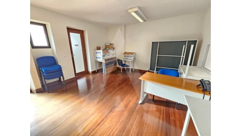 Prédio para Venda em Glória e Vera Cruz