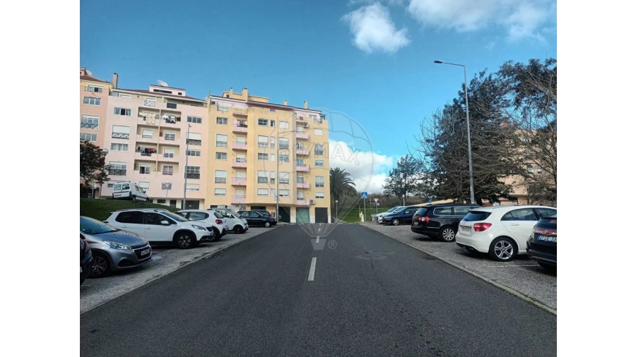 Negócio para Venda em Massamá e Monte Abraão Foto 11