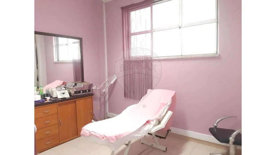 Negócio para Venda em Massamá e Monte Abraão Foto 6