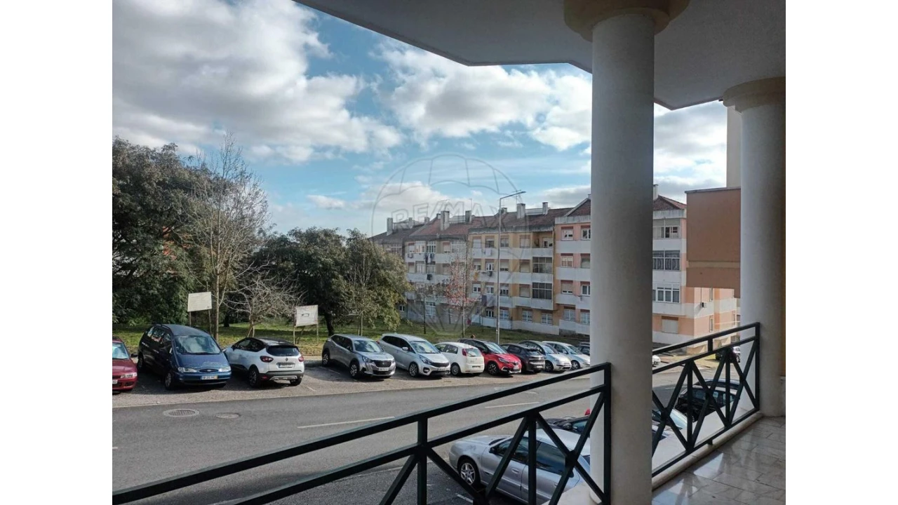 Negócio para Venda em Massamá e Monte Abraão Foto 9