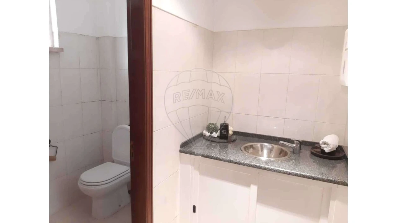 Negócio para Venda em Massamá e Monte Abraão Foto 7