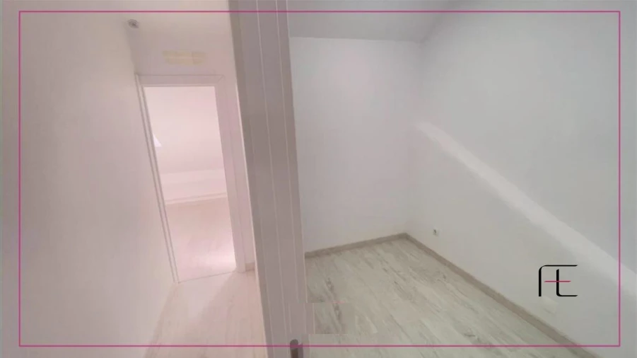 Moradia T9 para Venda em Ajuda Foto 12