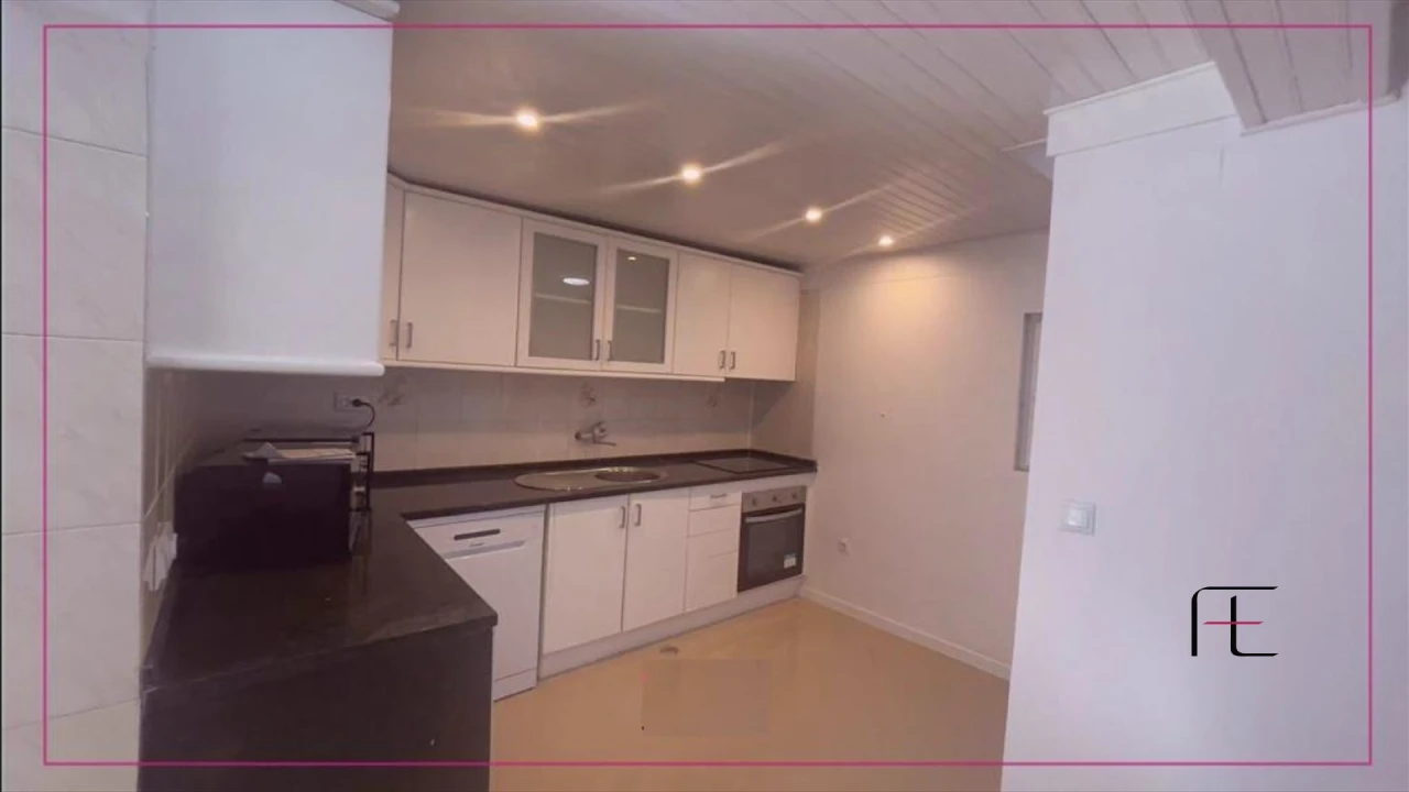 Moradia T9 para Venda em Ajuda Foto 2