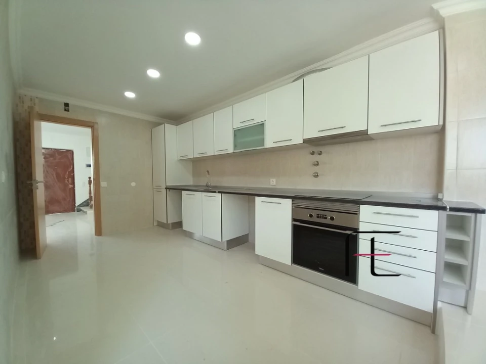 Moradia T3 para Venda em Carcavelos e Parede Foto 15