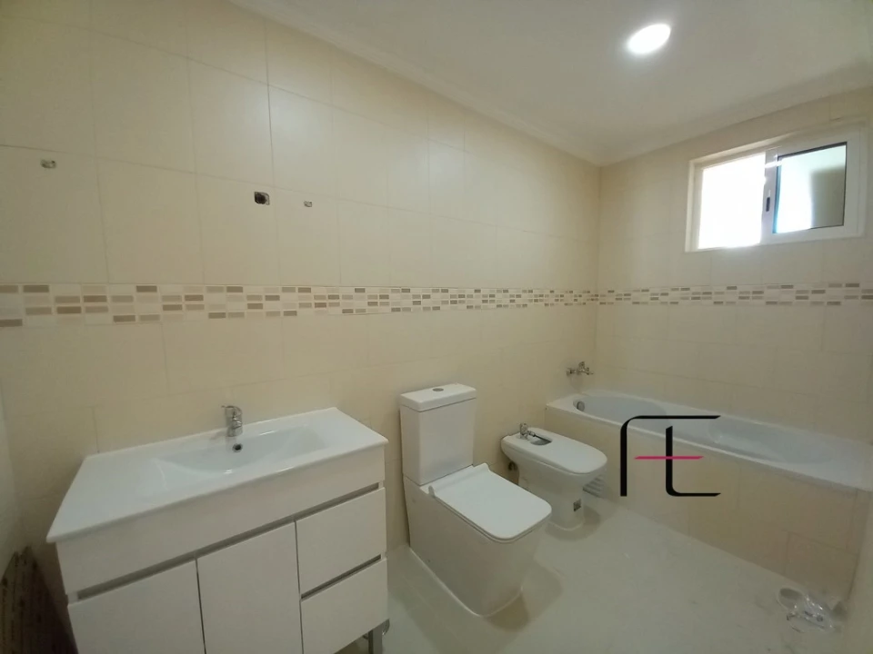 Moradia T3 para Venda em Carcavelos e Parede Foto 26