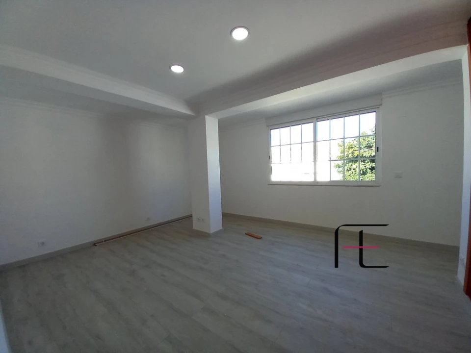 Moradia T3 para Venda em Carcavelos e Parede Foto 20